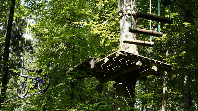 klimmen-hout-platform-touwen-bos